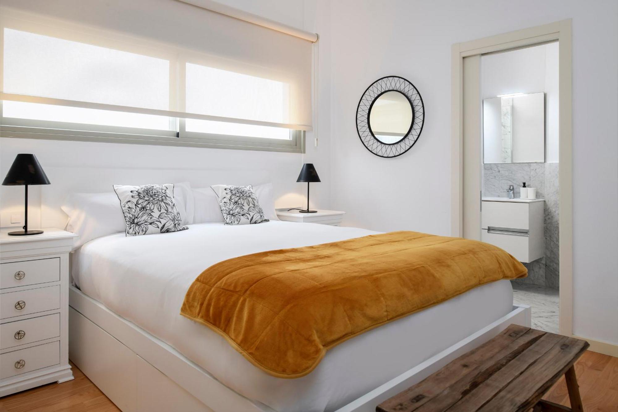 Magno Apartments Cervantes Севилья Экстерьер фото